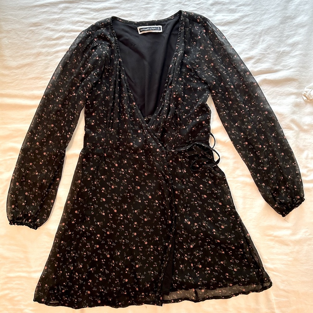 ABERCROMBIE & FITCH WRAP DRESS